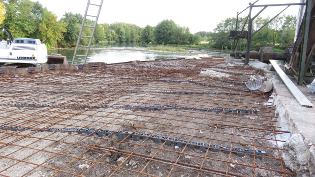 12 treillis pos&eacute;